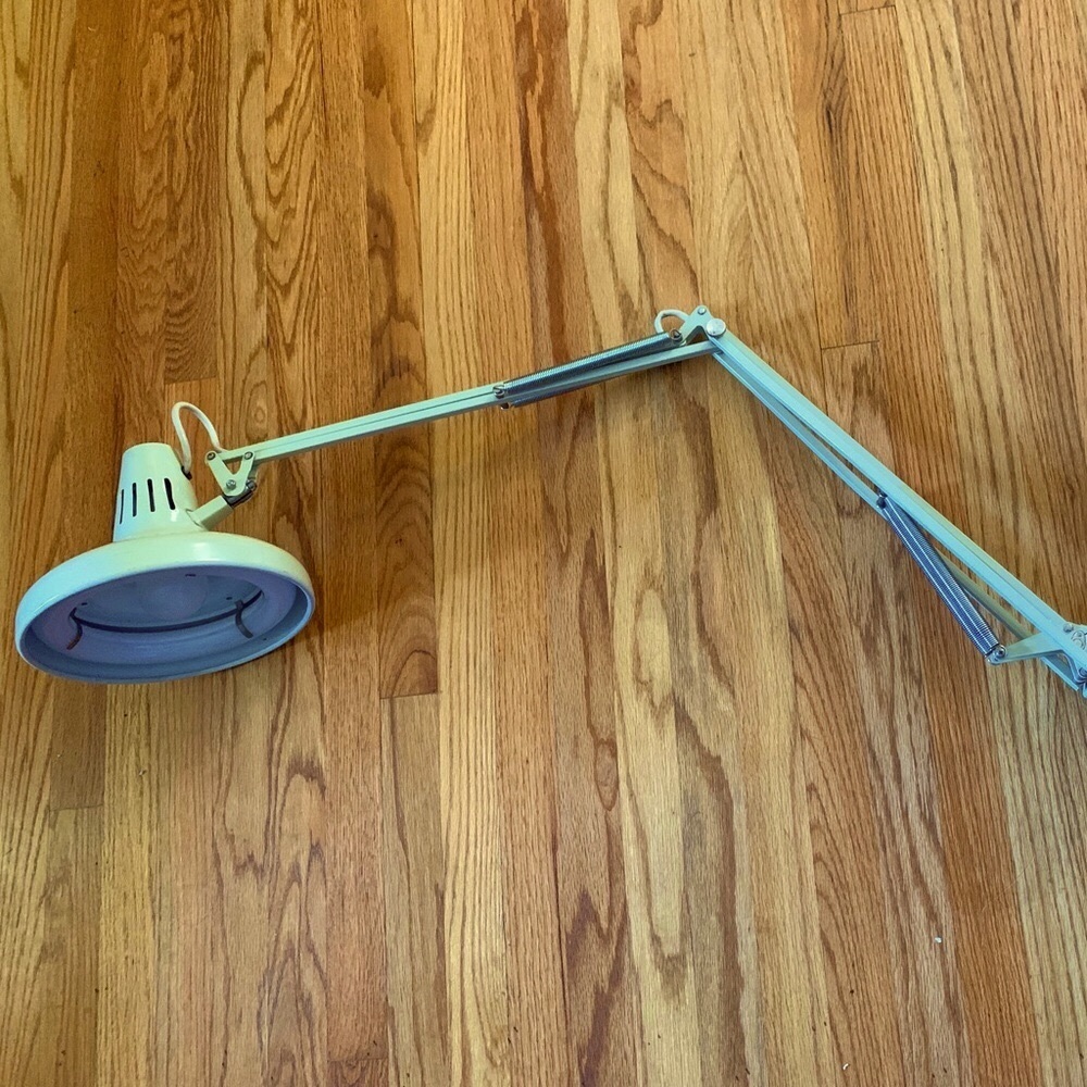 LUXO LAMP - COLOR CORRECT DUAL LIGHT ARTICULATED ARM VINTAGE
